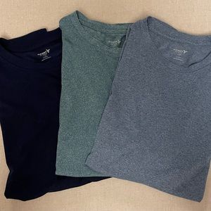 New Old Navy Active t-shirts (3)